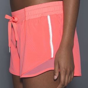 NEON PEACH Lulu shorts sz 4